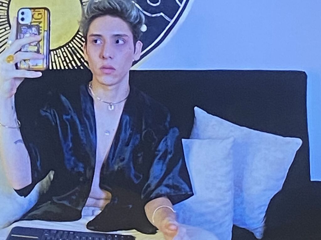 RonCaldas LiveJasmin