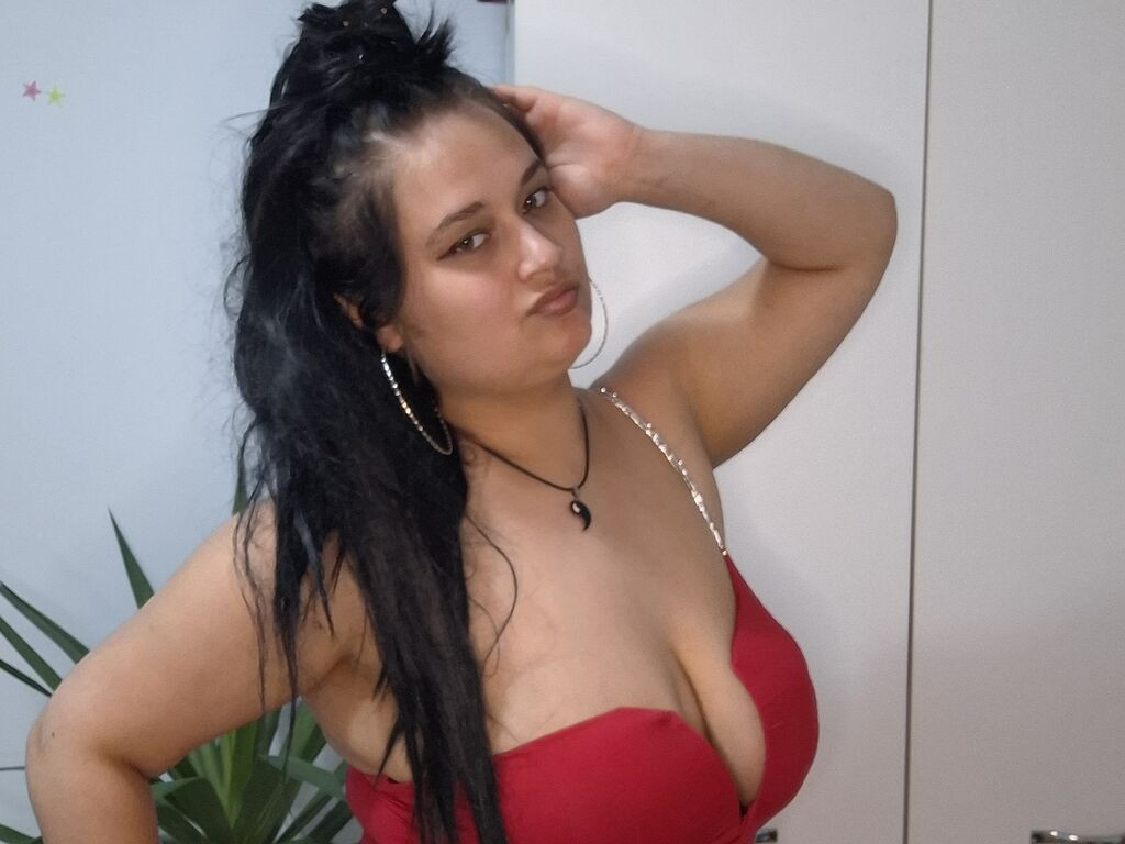 RosalindaMode LiveJasmin