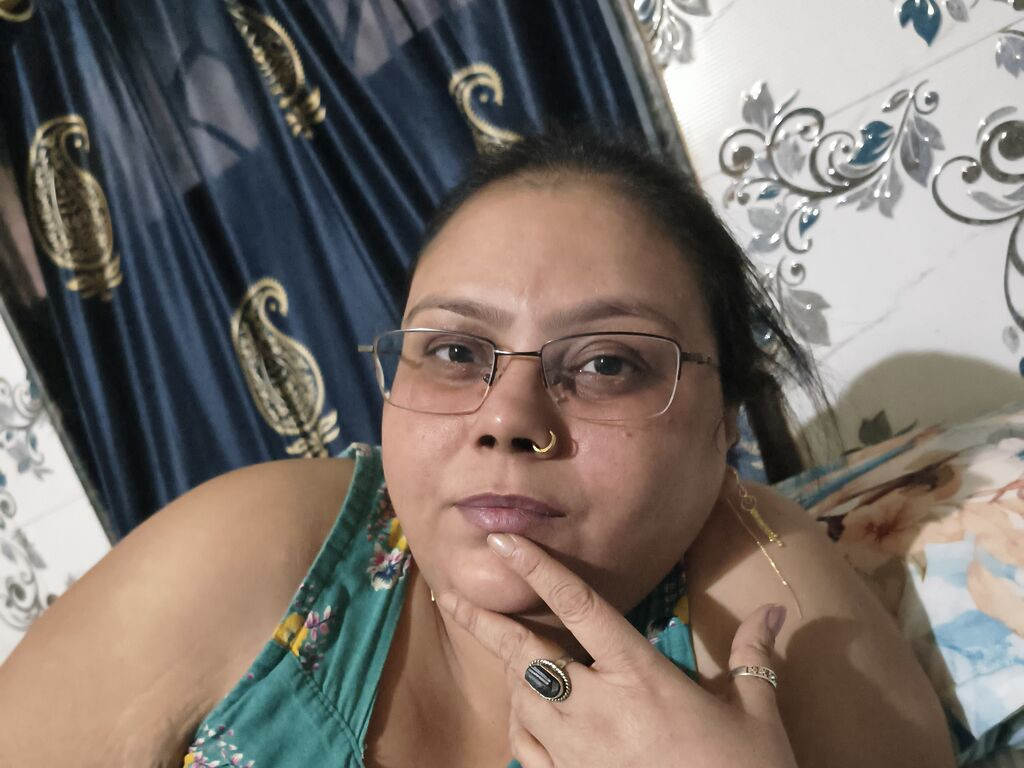 RoseKaur LiveJasmin