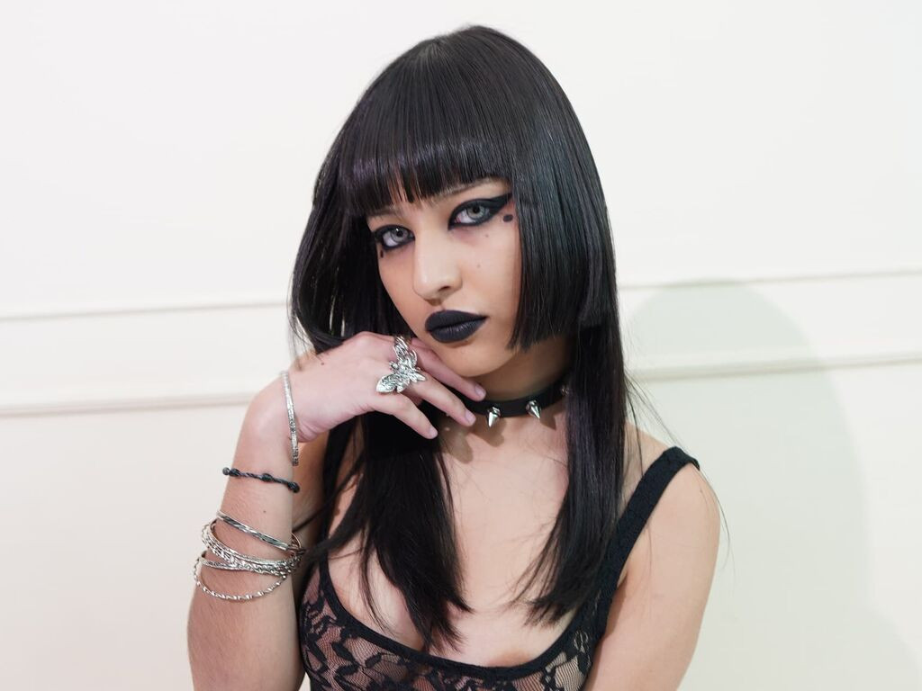 RowamMills LiveJasmin