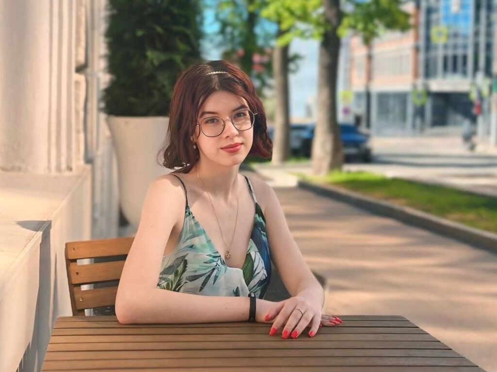 RowenaHessey LiveJasmin
