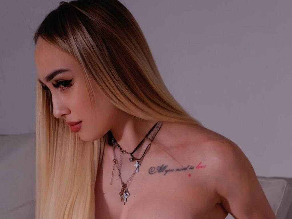 SachikoMinatra LiveJasmin