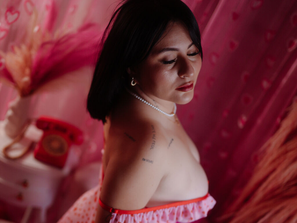 SaraGuzmann LiveJasmin