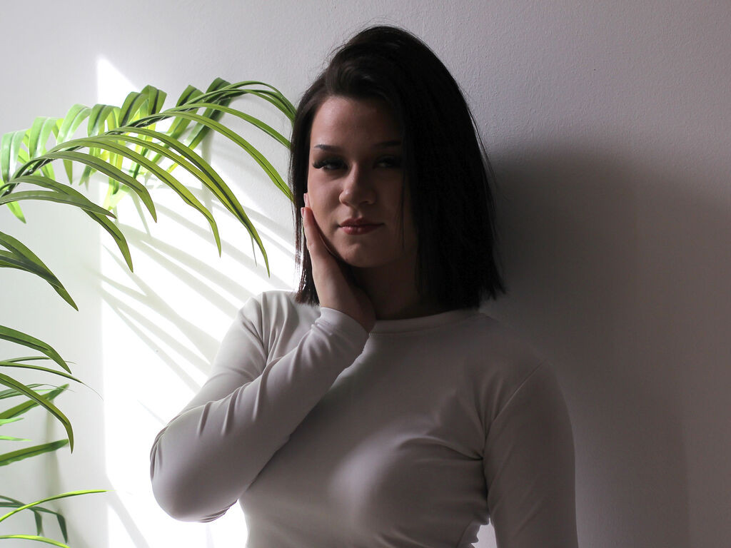 SaraLawman LiveJasmin