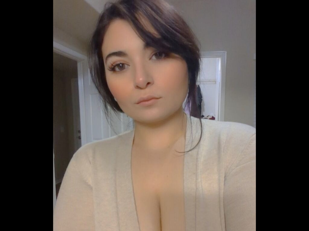 SashaMaroon Nude