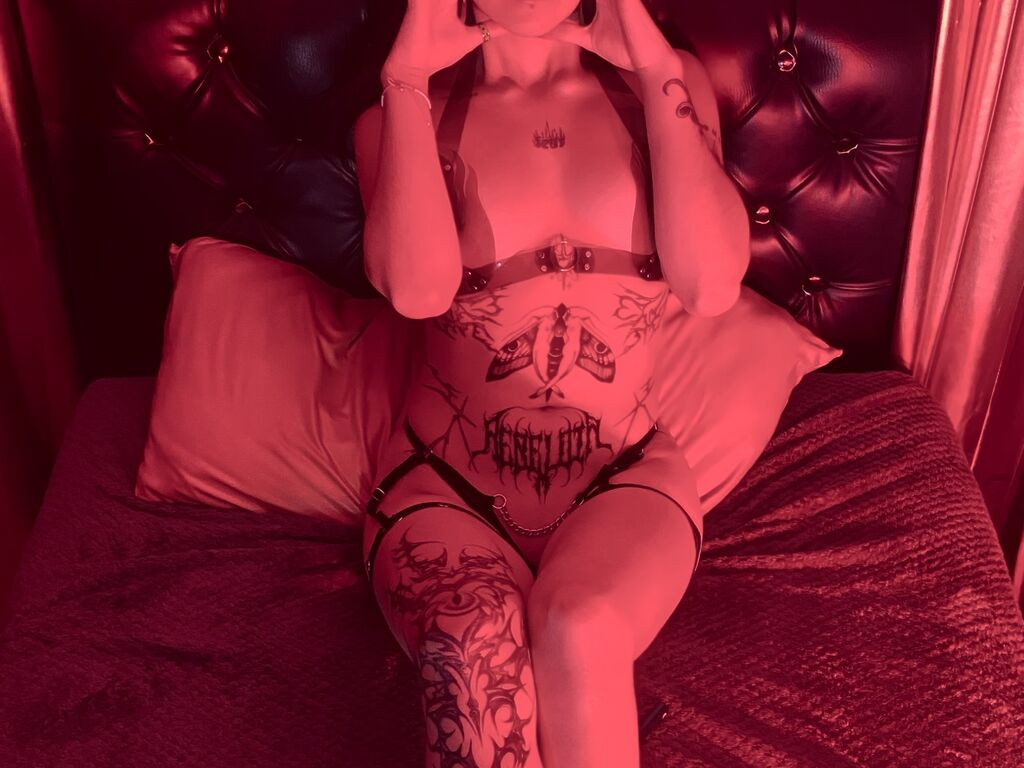 SaskiaVellour LiveJasmin