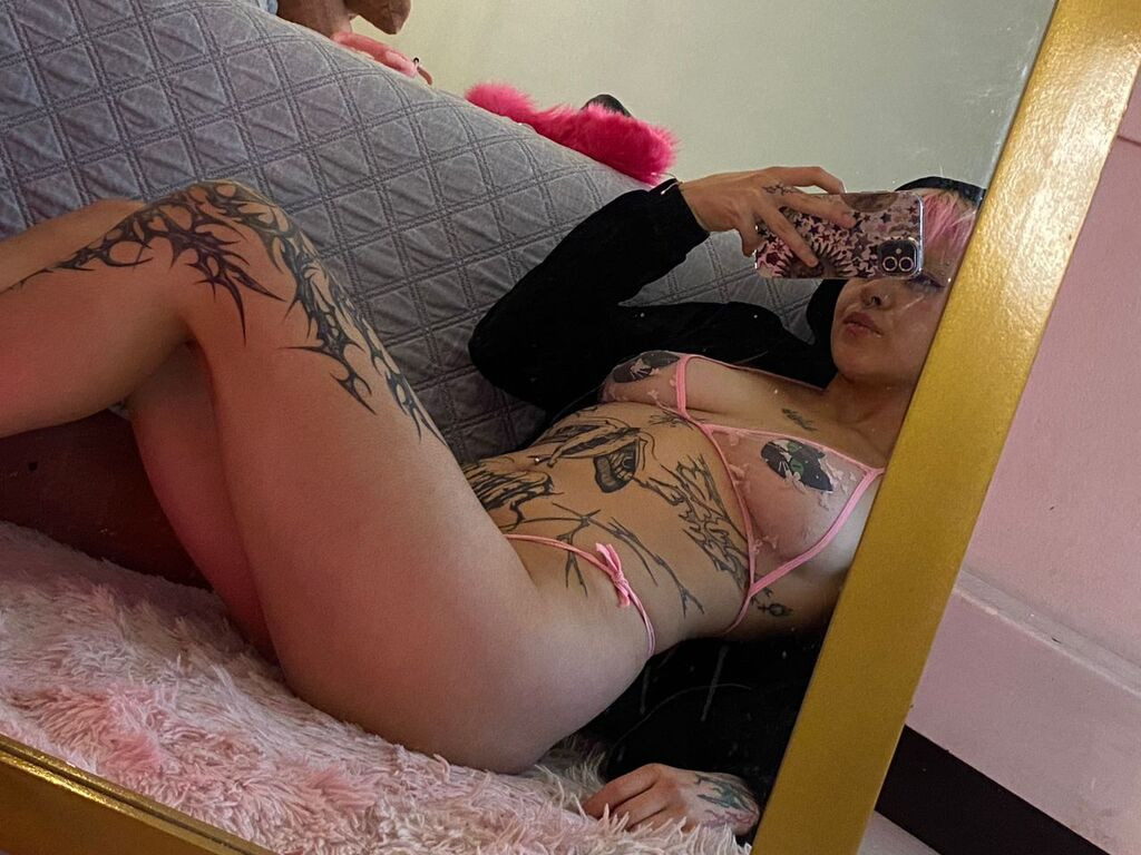 SaskiaVellour Desnudo