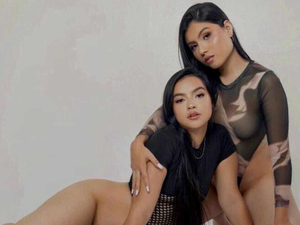 ScarletAndNaomi LiveJasmin