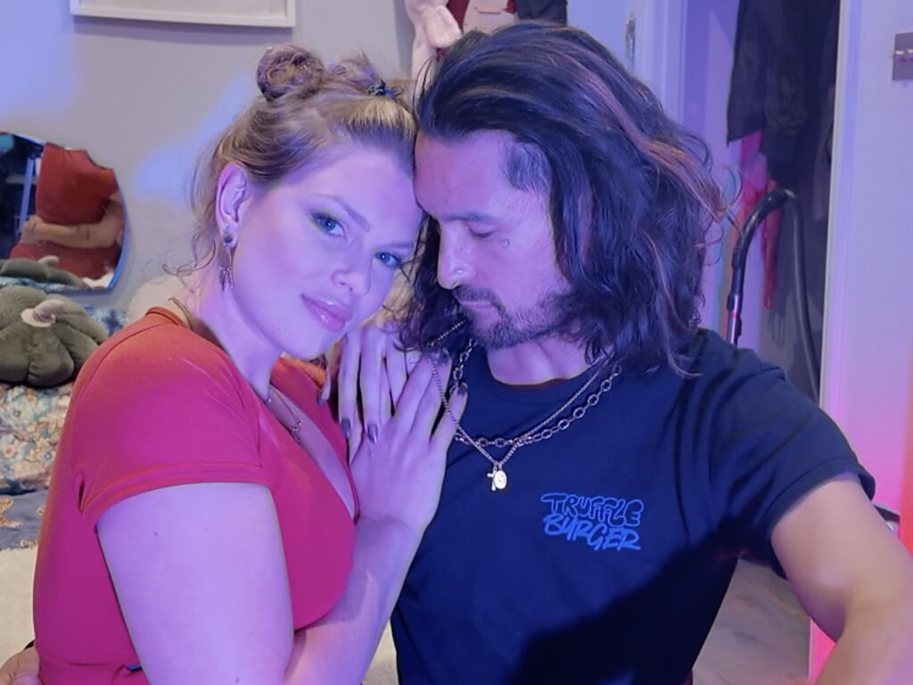 ScarletteAndJohn LiveJasmin