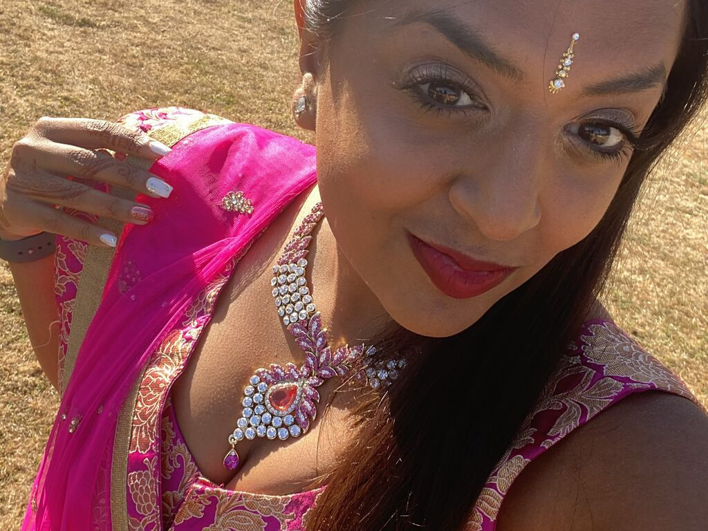 ShivaniJohal LiveJasmin