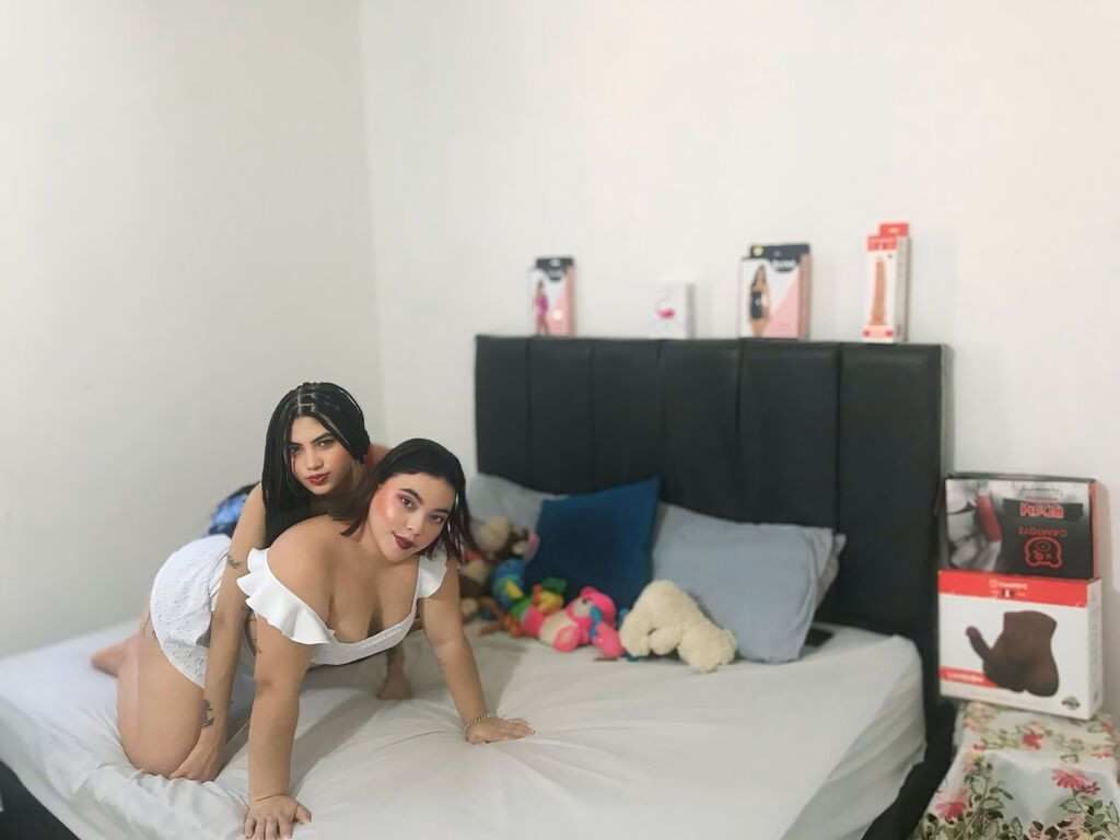 SofhiaAndKaren LiveJasmin