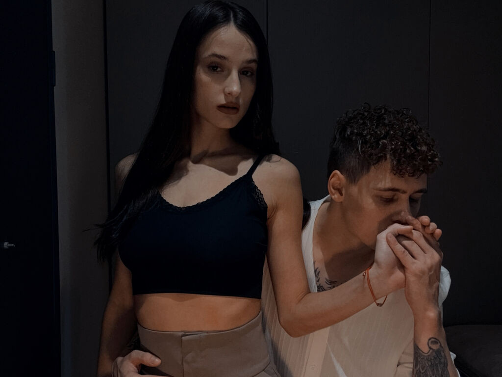 SophieAndTyler Desnudo