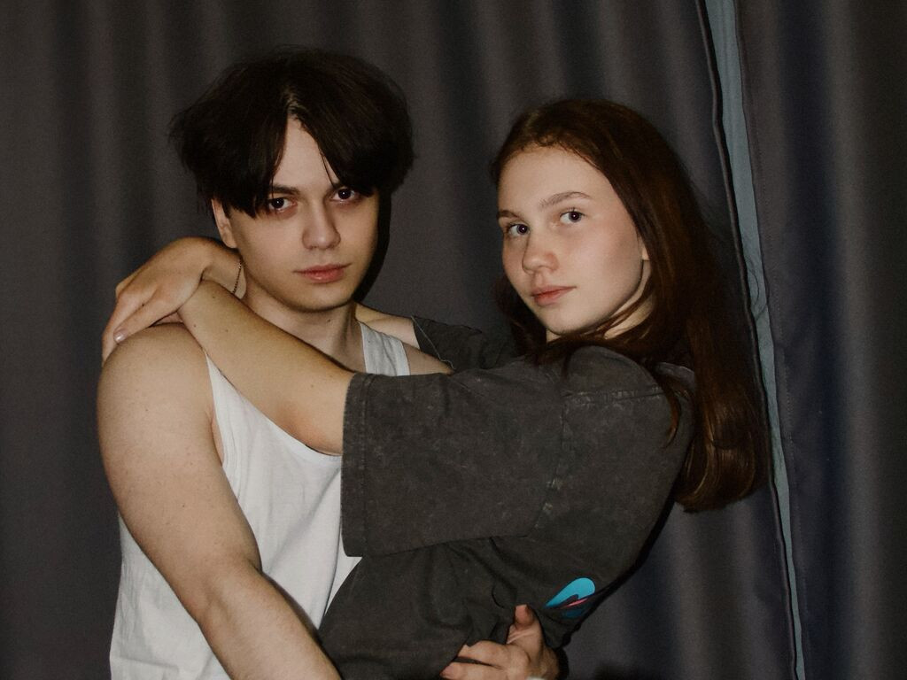 StrawberryMila LiveJasmin