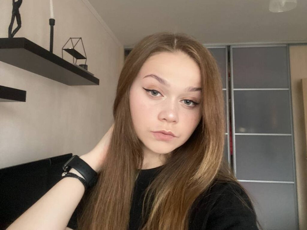 SuzannValerino LiveJasmin