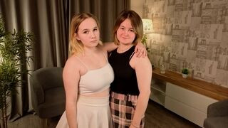 TamelaAndLynella Cam