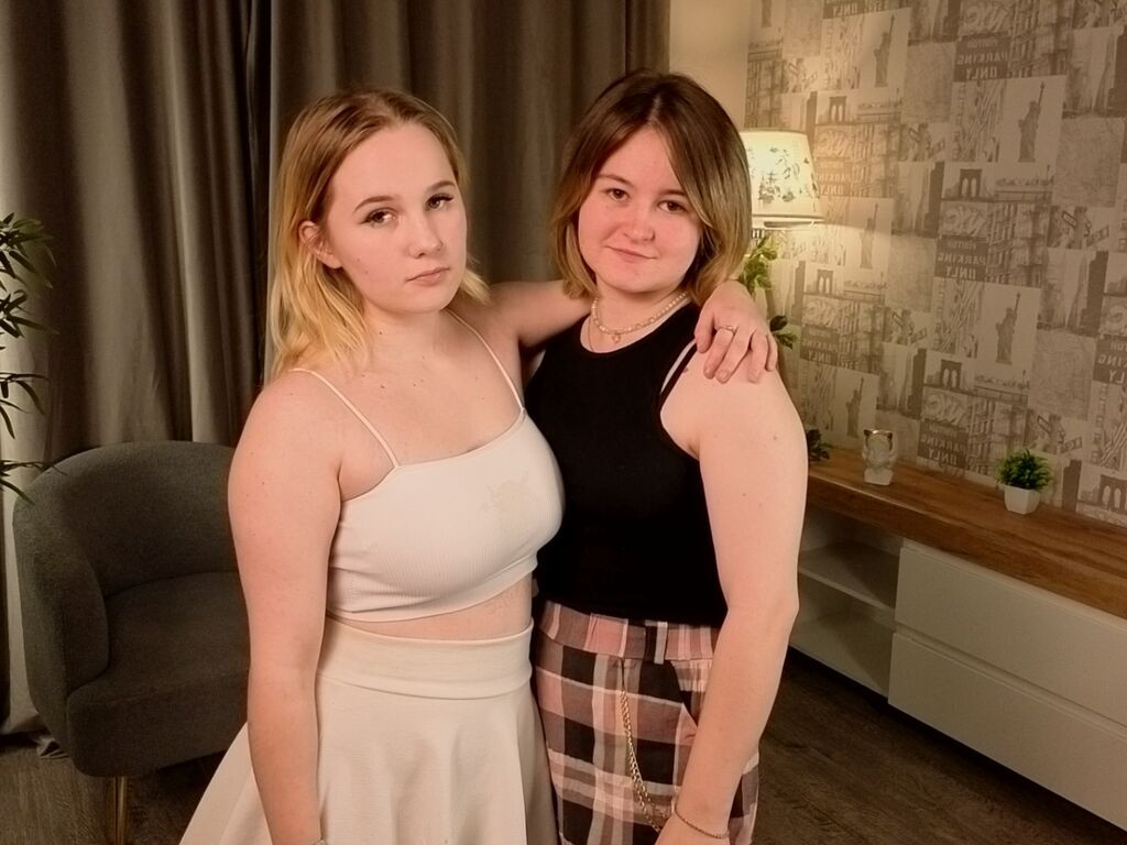 TamelaAndLynella LiveJasmin