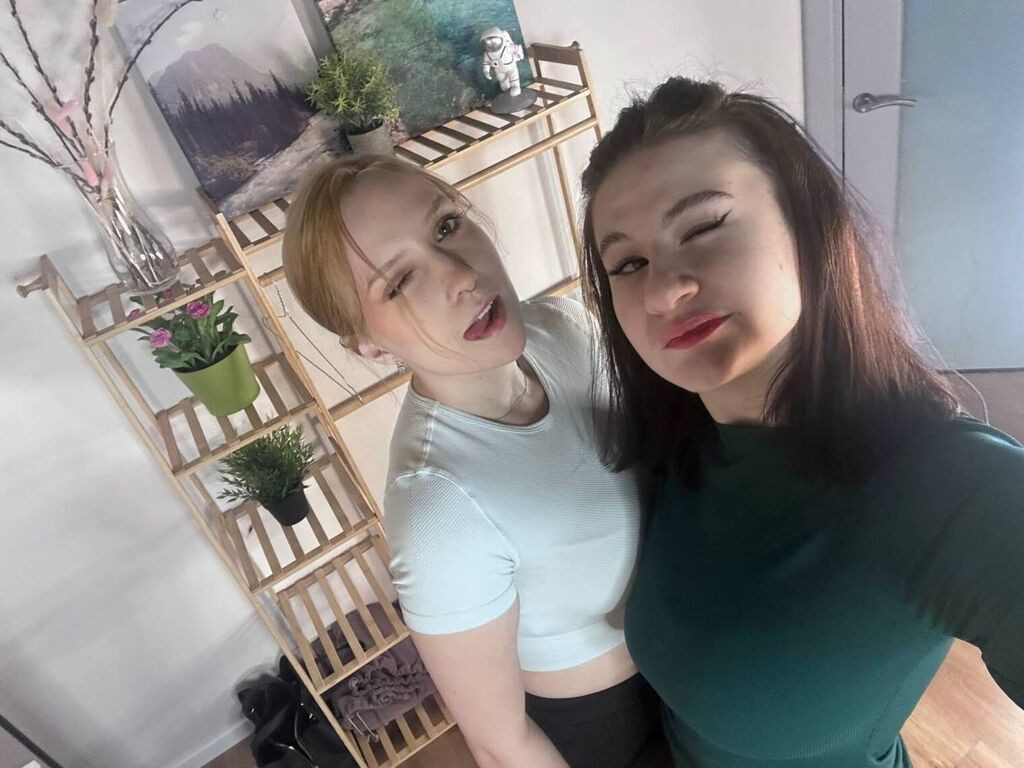 TawnaAndMayme LiveJasmin