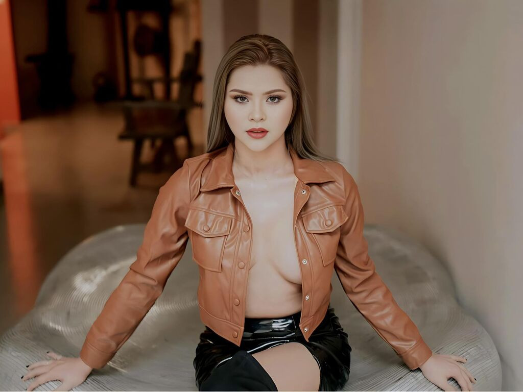 TiaraKassei LiveJasmin
