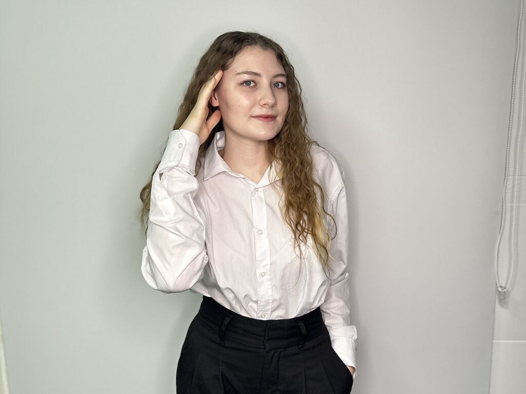 TiffaneyFernades LiveJasmin