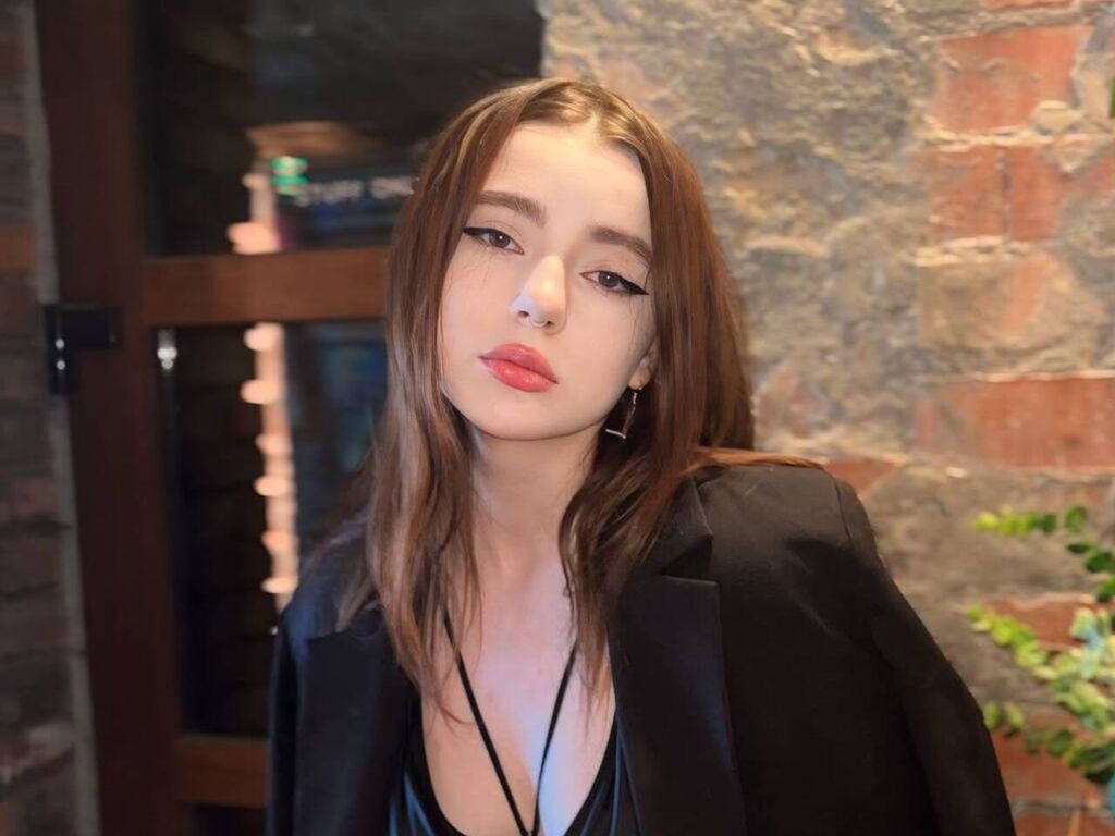 TiffinyRardin LiveJasmin