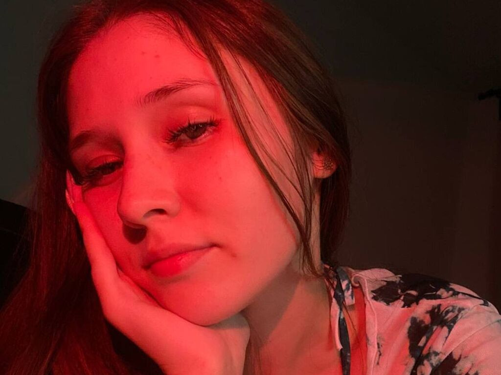 TimikaVonstaden Desnudo