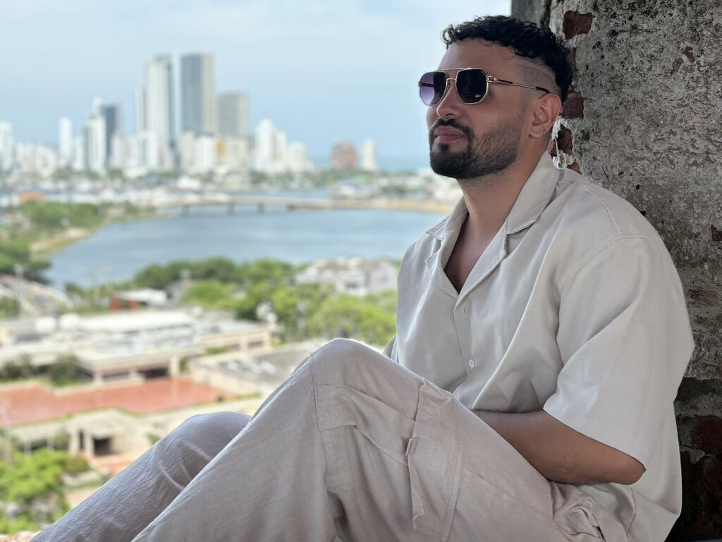 ValentinoGrey LiveJasmin