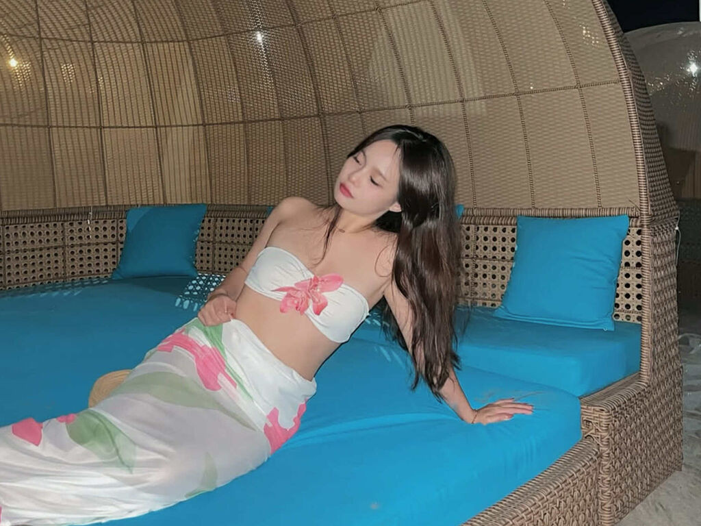 VelvetVeloura LiveJasmin