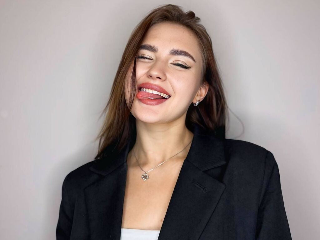 VicentaKinkin LiveJasmin