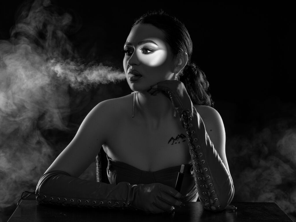 VictoriaRough Desnudo