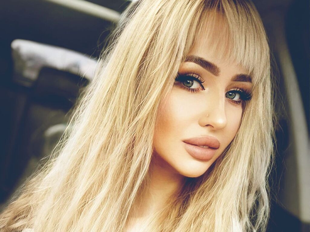 VictoriaShe LiveJasmin