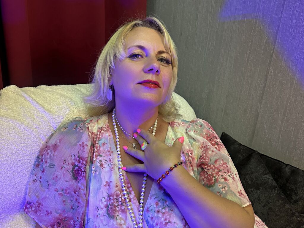 VivienneFrost LiveJasmin