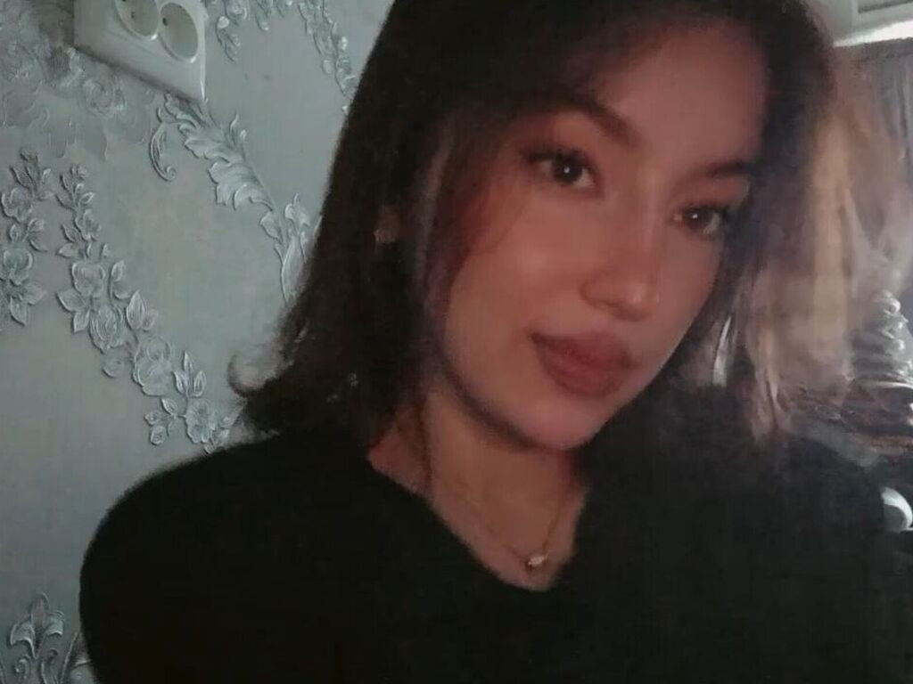 YaekoAltomari LiveJasmin