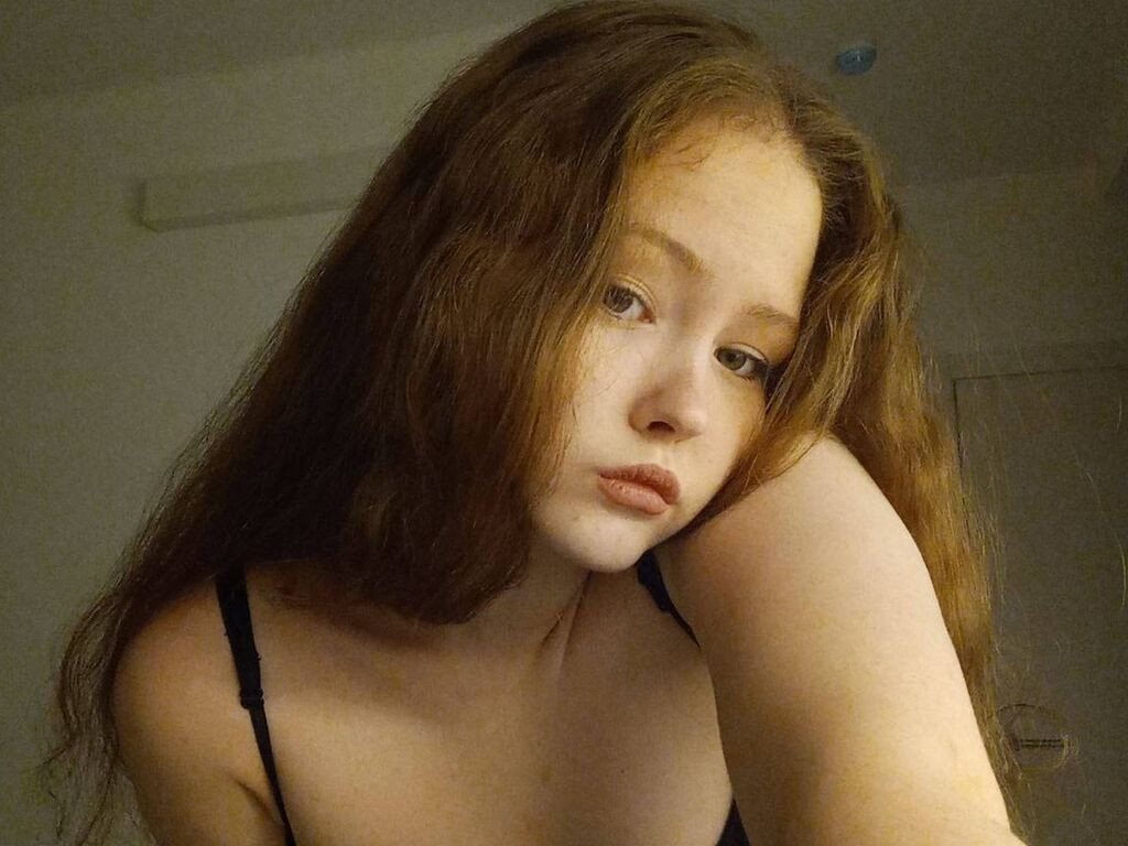 YenneferLitt LiveJasmin