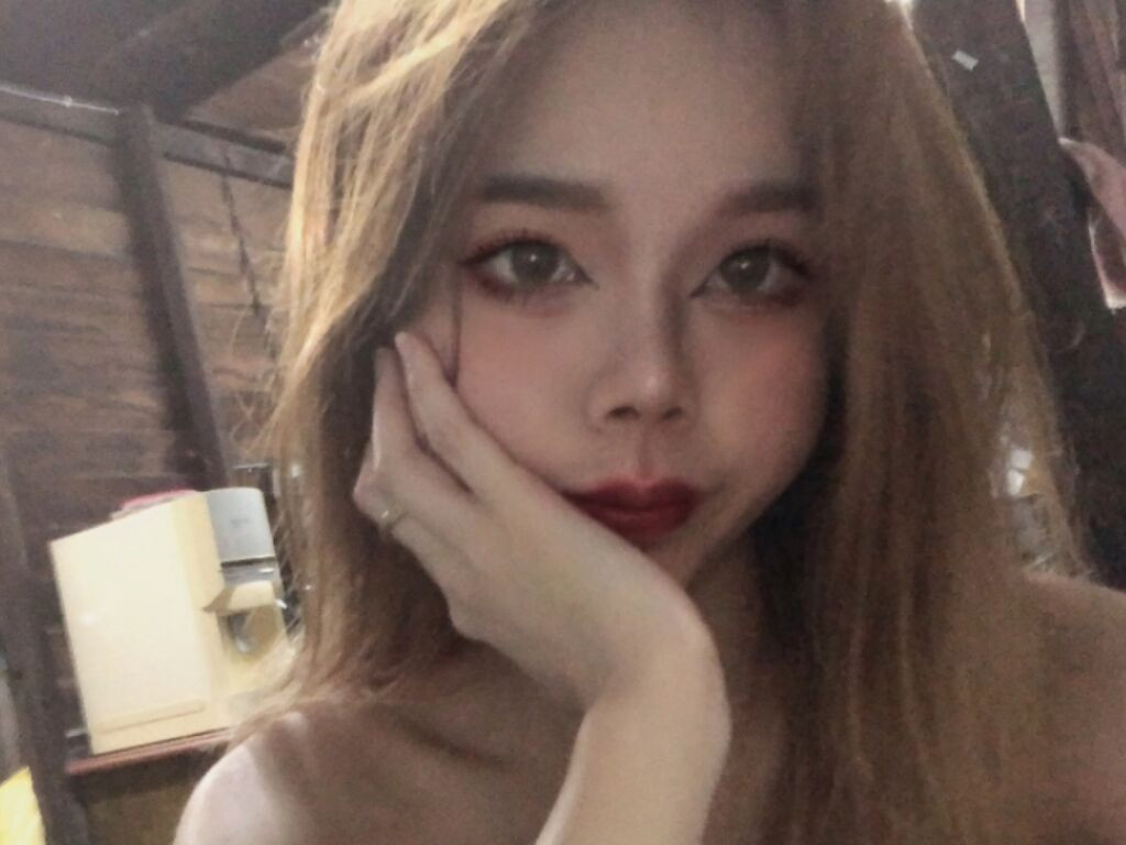 YongKayi Desnudo