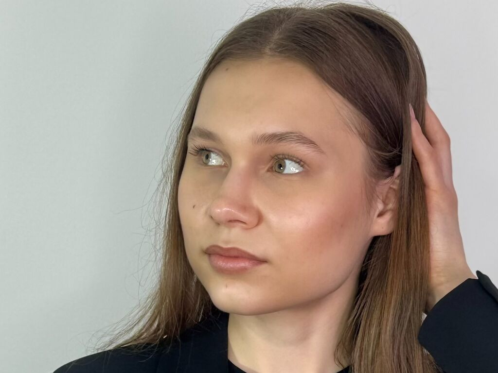 YvonneLomas LiveJasmin