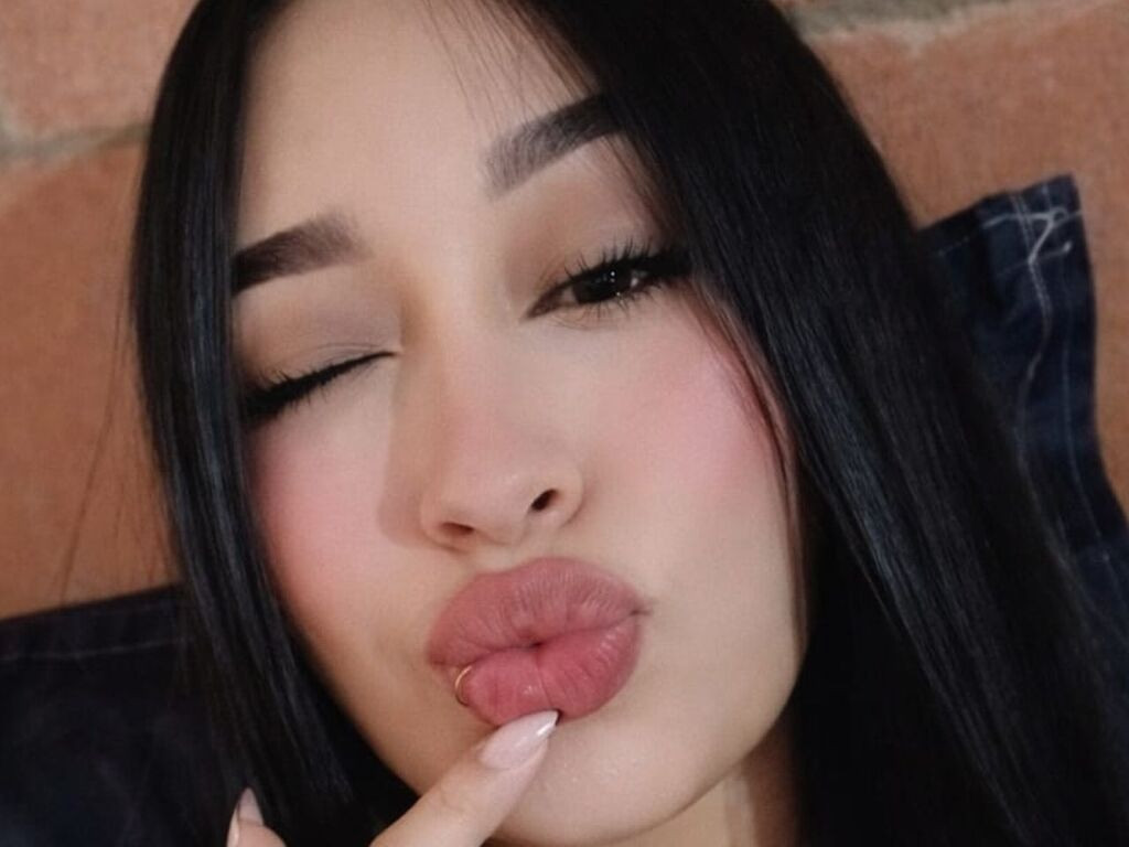 ZaharaWhite LiveJasmin