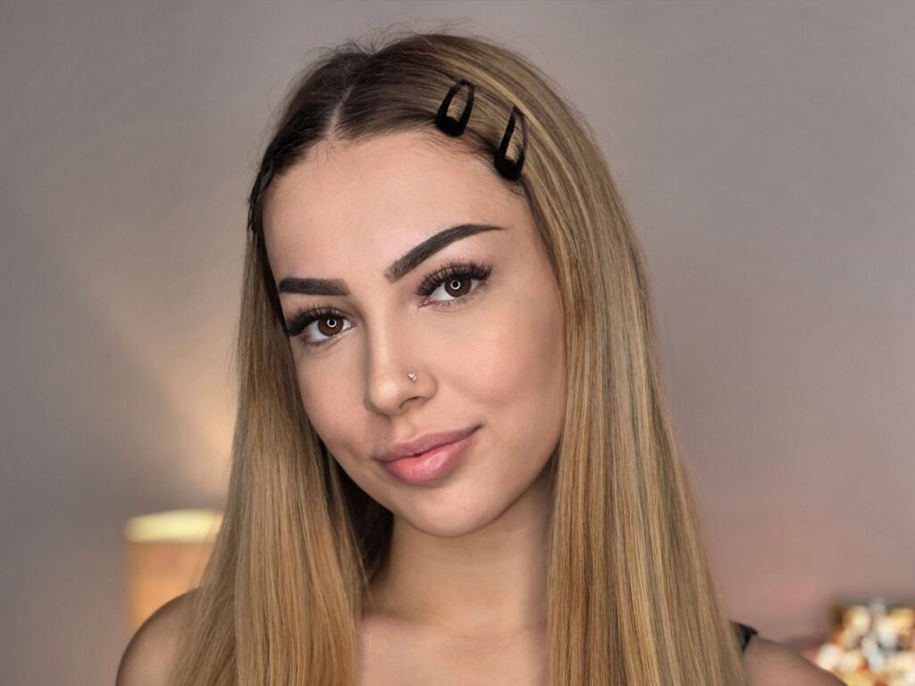 ZaraPlaya LiveJasmin