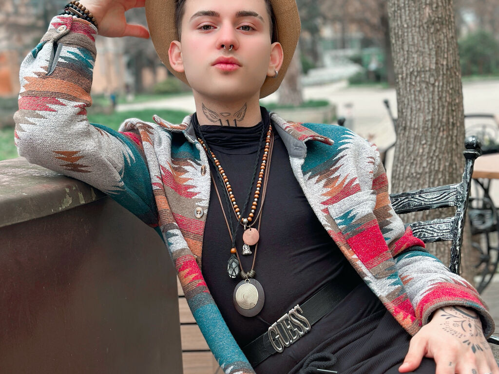 gabiRazvan LiveJasmin